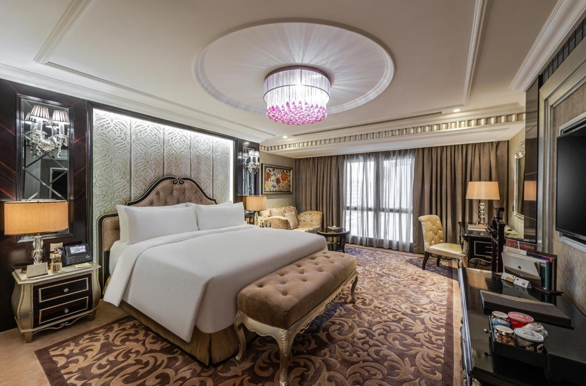 Narcissus Riyadh Hotel & Spa Экстерьер фото A suite at the hotel