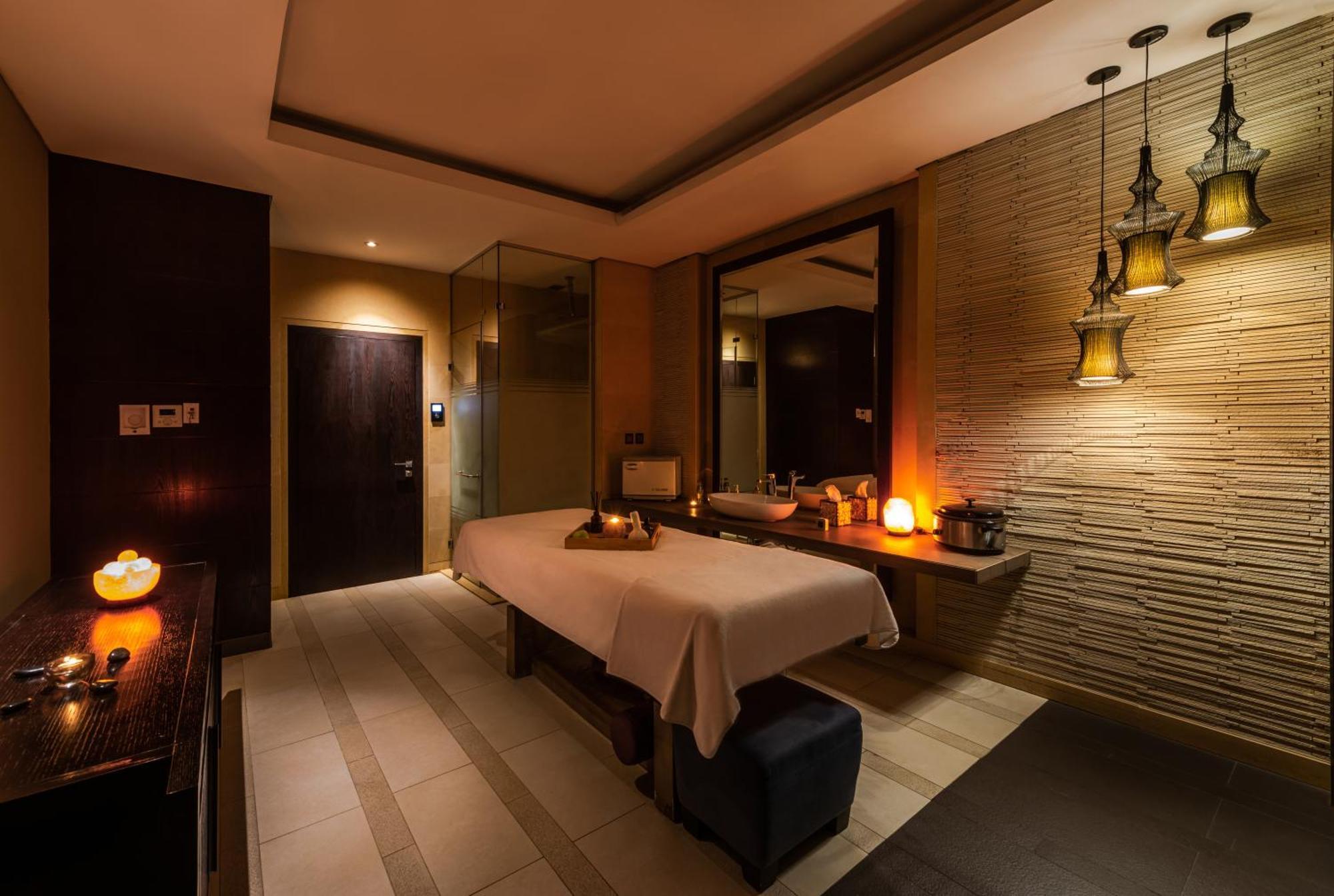 Narcissus Riyadh Hotel & Spa Экстерьер фото A treatment room at the spa