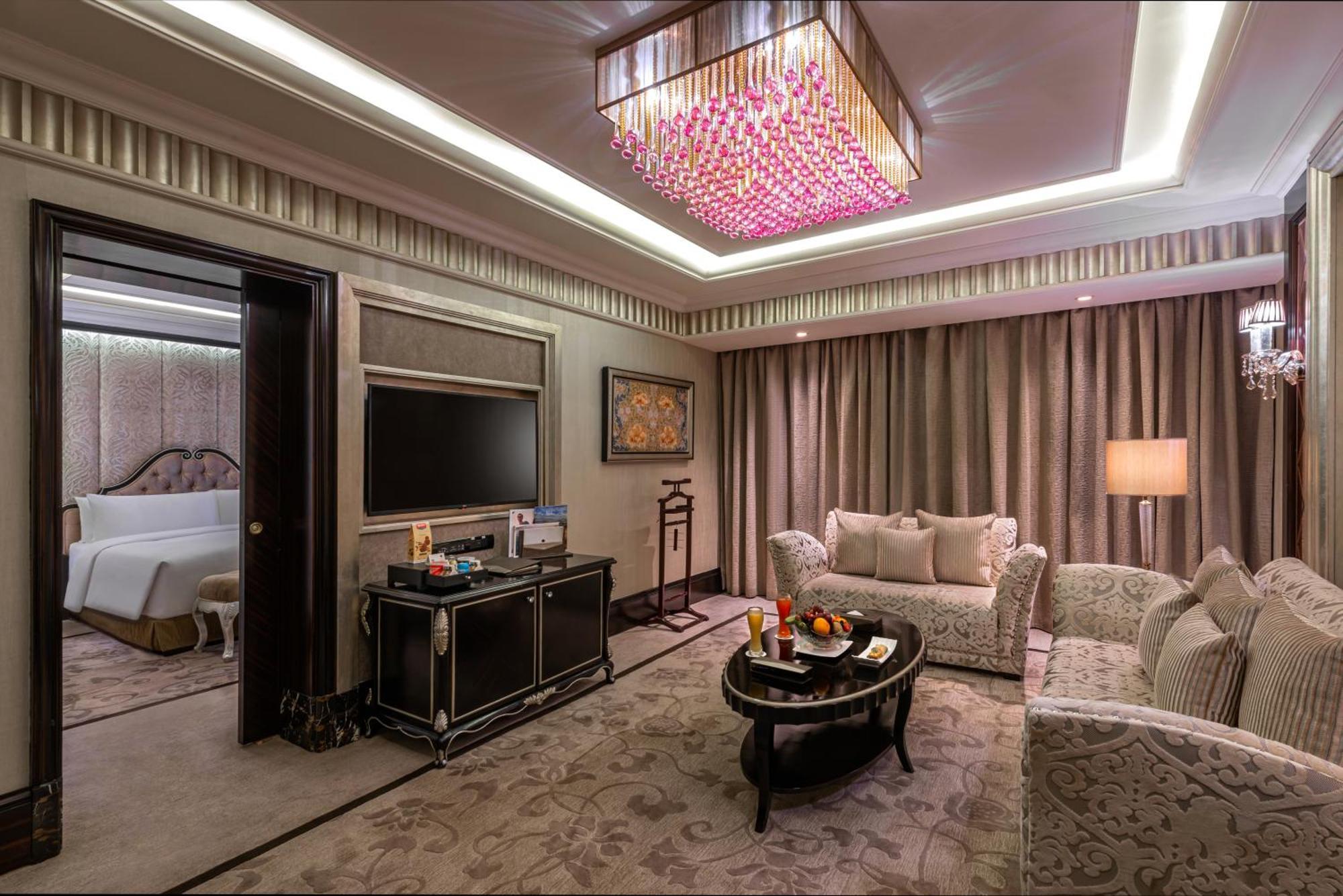 Narcissus Riyadh Hotel & Spa Экстерьер фото A suite at the hotel